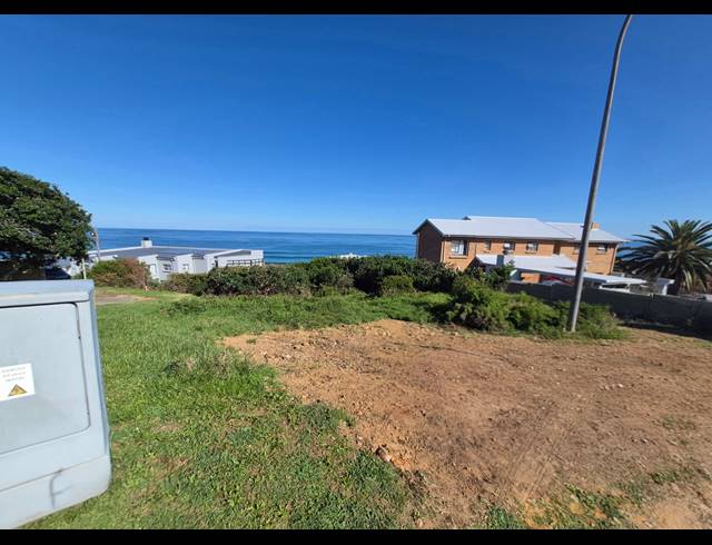 820M² VACANT LAND FOR SALE IN DANA BAY